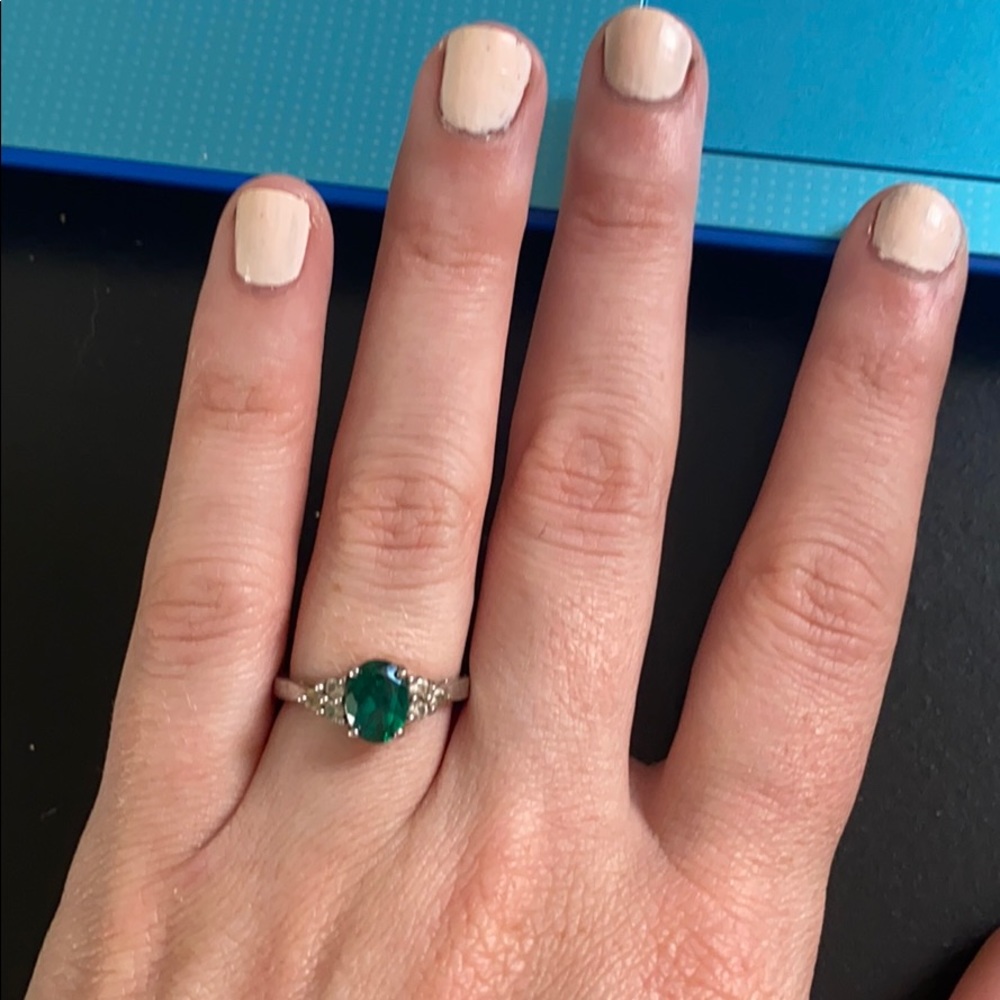 Size 7 sterling silver emerald ring